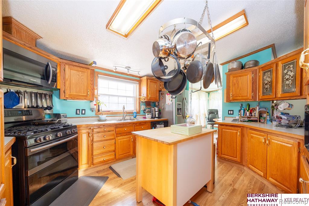 19090 Sumpter Road, Belleville, MI 48111 — Photo 56