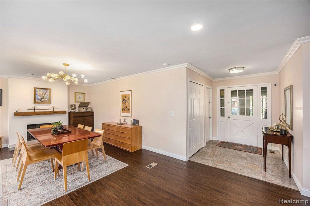 4842 BUTLER Drive, Troy, MI 48085 — Photo 4