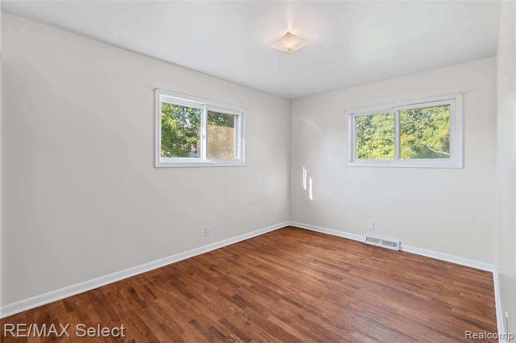 7449 Jennings Road, Swartz Creek, MI 48473 — Photo 17