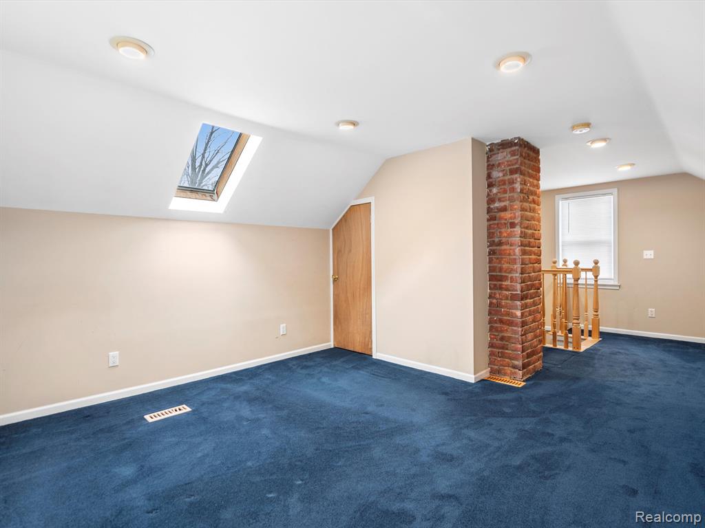 829 N REMBRANDT Avenue, Royal Oak, MI 48067 — Photo 14
