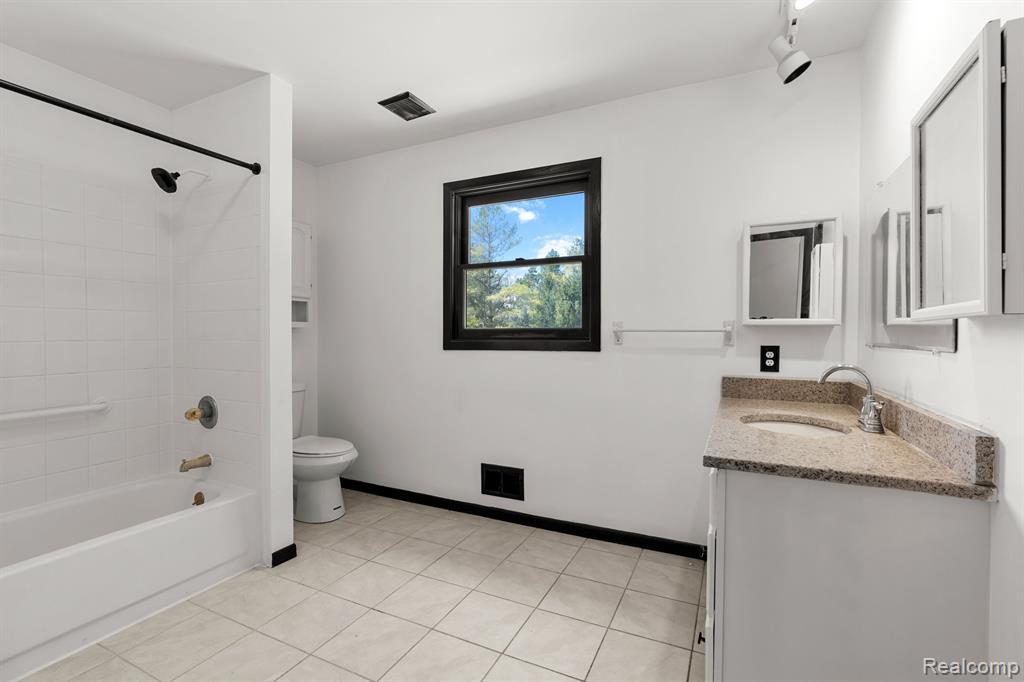 80842 SCOTCH SETTLEMENT Road, Bruce, MI 48065 — Photo 15