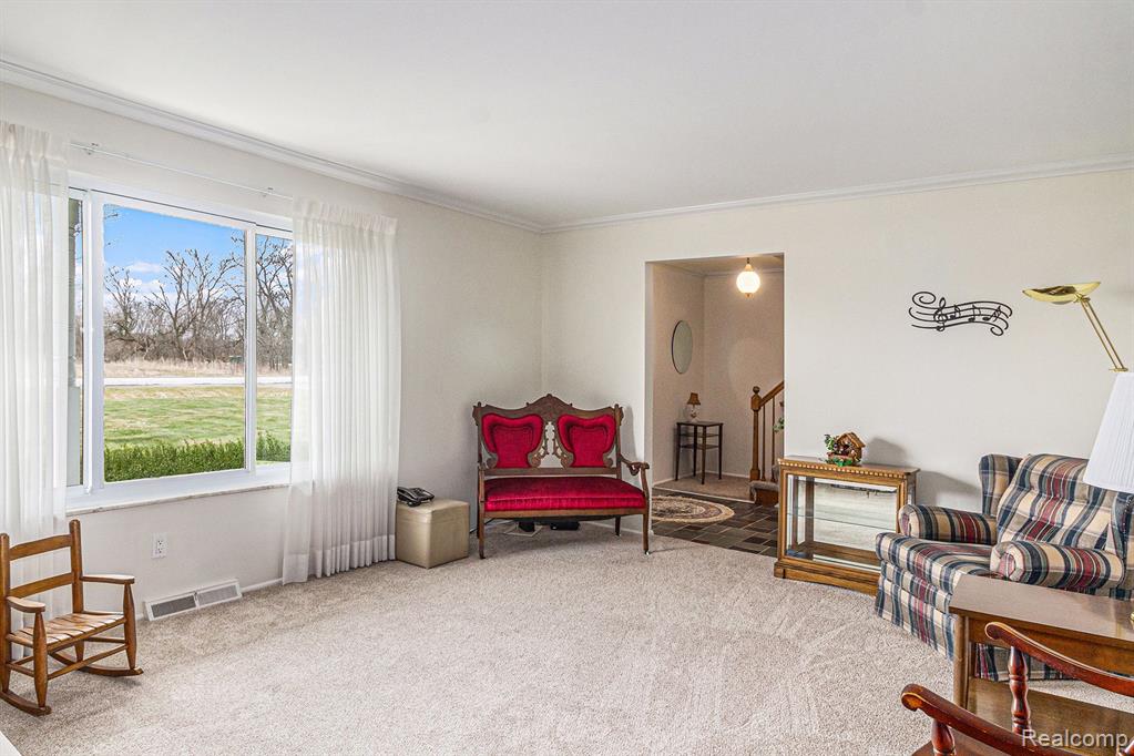 7048 SEYMOUR Road, Swartz Creek, MI 48473 — Photo 7