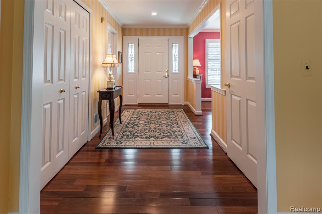 900 DREW Drive, Troy, MI 48098 — Photo 5