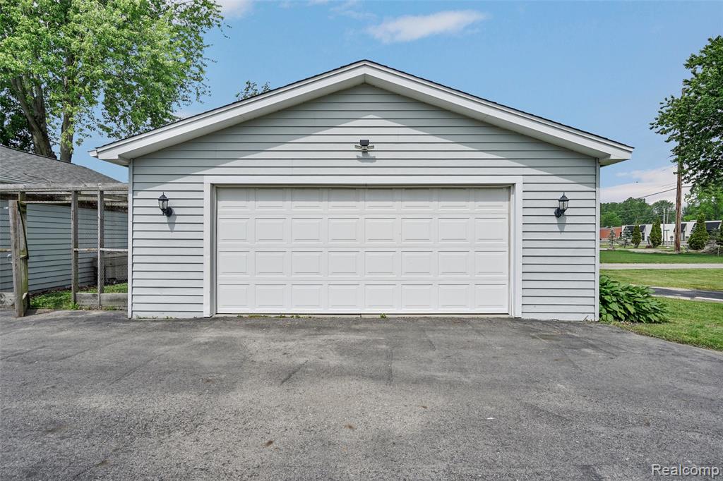 4901 Pointe Tremble Road, Algonac, MI 48001 — Photo 43