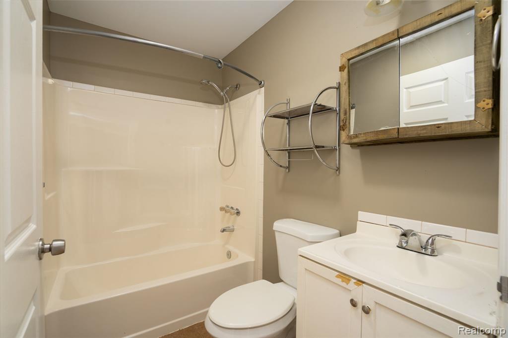 3421 N Genesee Road, Flint, MI 48506 — Photo 20