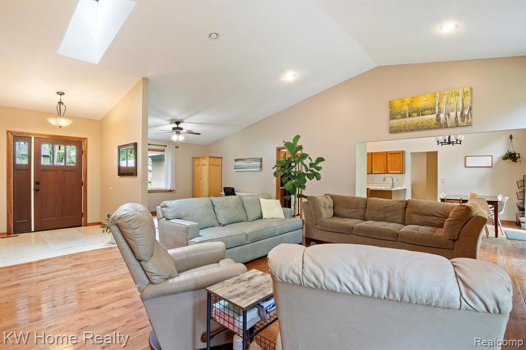 4143 EMERALD PINES Drive, Commerce Twp, MI 48390 — Photo 9
