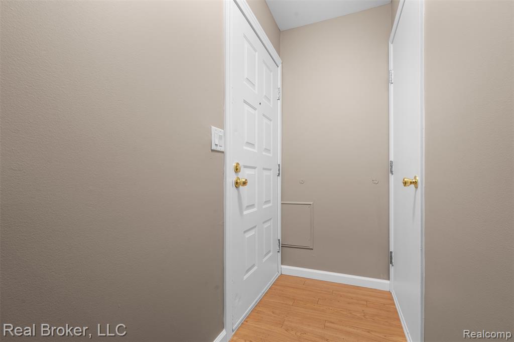 44594 Connecticut, Clinton Twp, MI 48038 — Photo 3