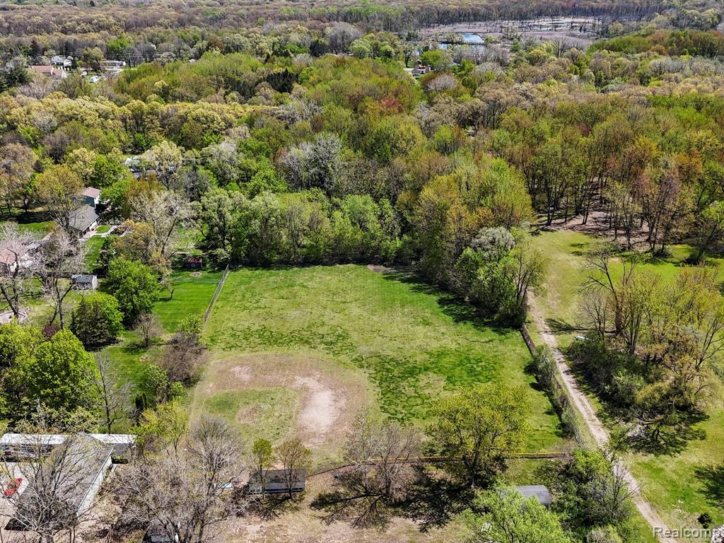 579 S HOSPITAL Road, Waterford, MI 48327 — Photo 55