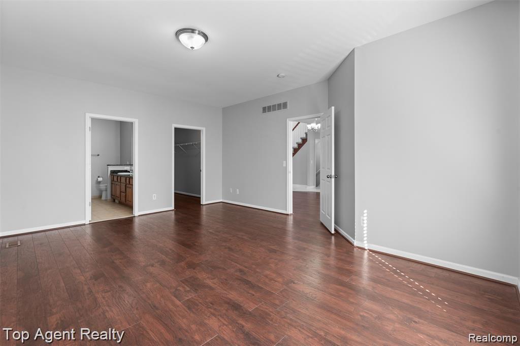 1066 Lorenzo Court, Troy, MI 48085 — Photo 16