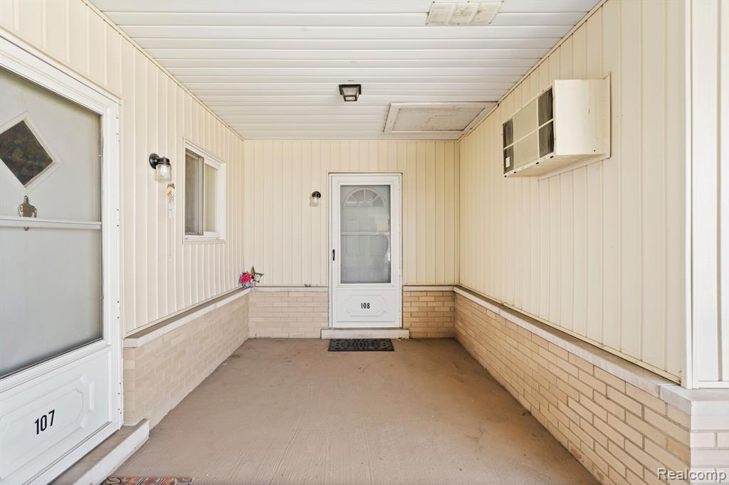 7350 N INKSTER Road, 108, Dearborn Heights, MI 48127 — Photo 3