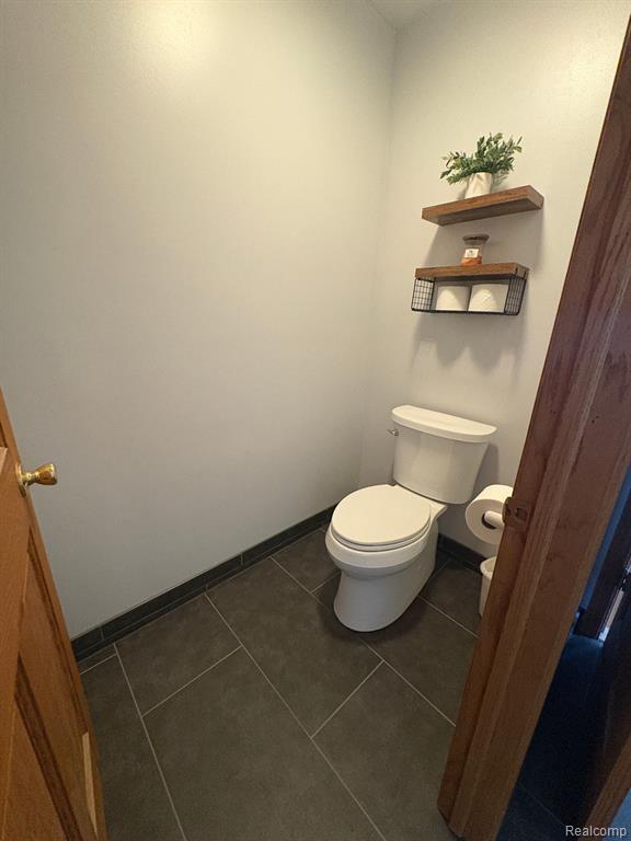 7681 Fieldcrest Drive, Almont, MI 48003 — Photo 24