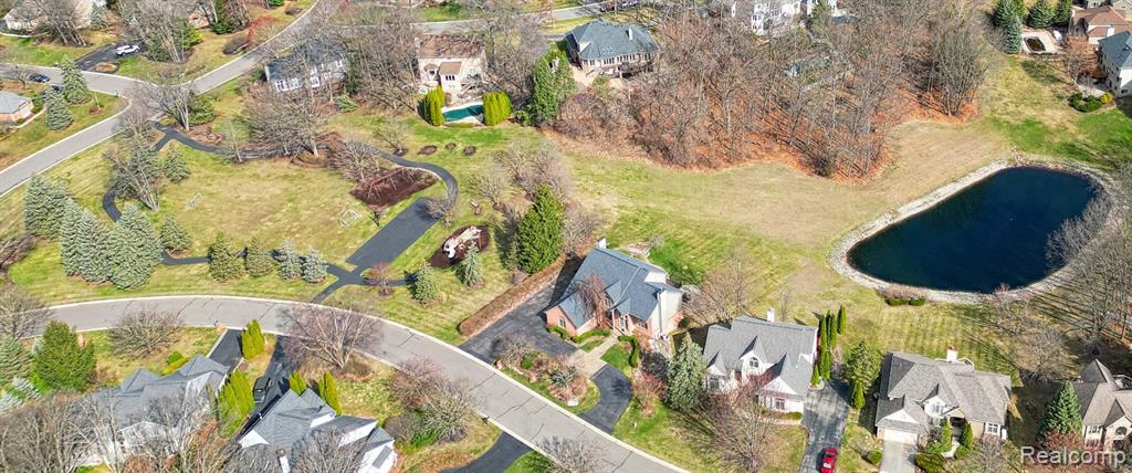 5470 HURON HILLS Drive, Commerce Twp, MI 48382 — Photo 53