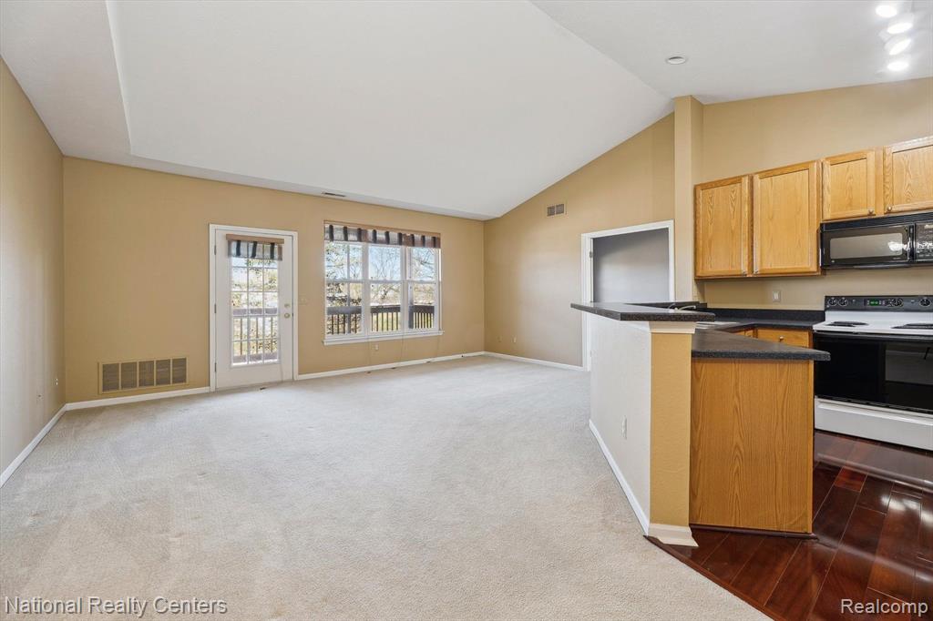 1490 FOX POINTE Circle, Ann Arbor, MI 48108 — Photo 6