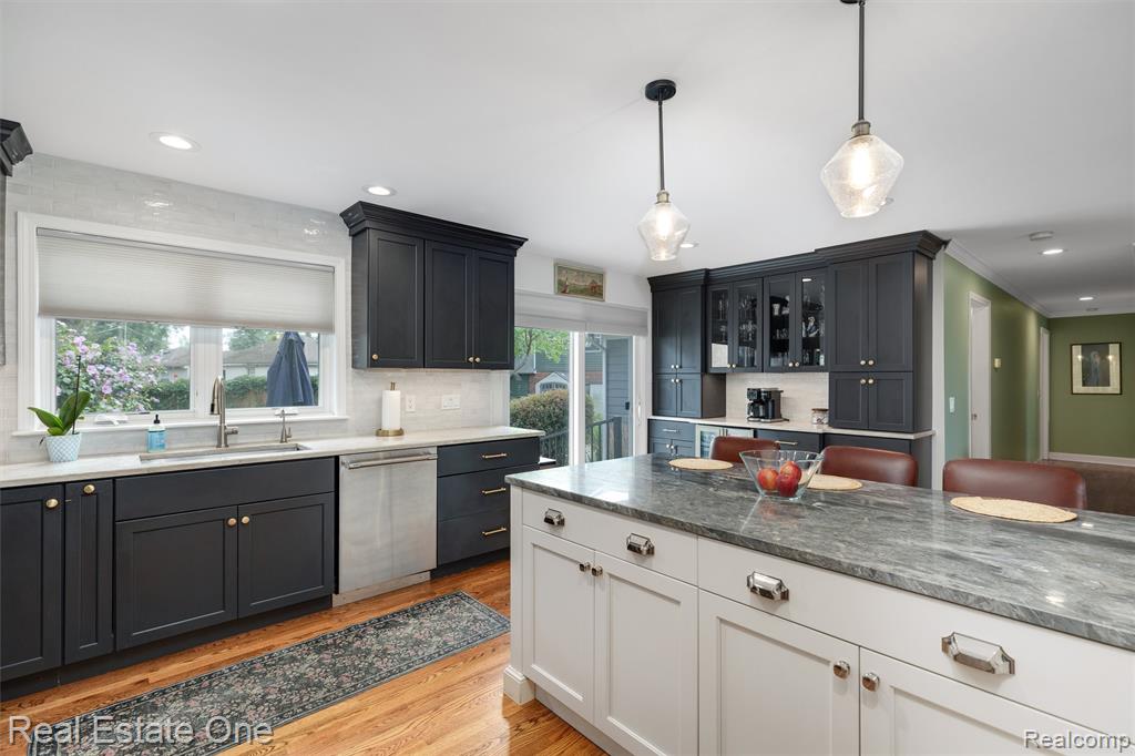 1045 Clara Street, Commerce Twp, MI 48390 — Photo 14