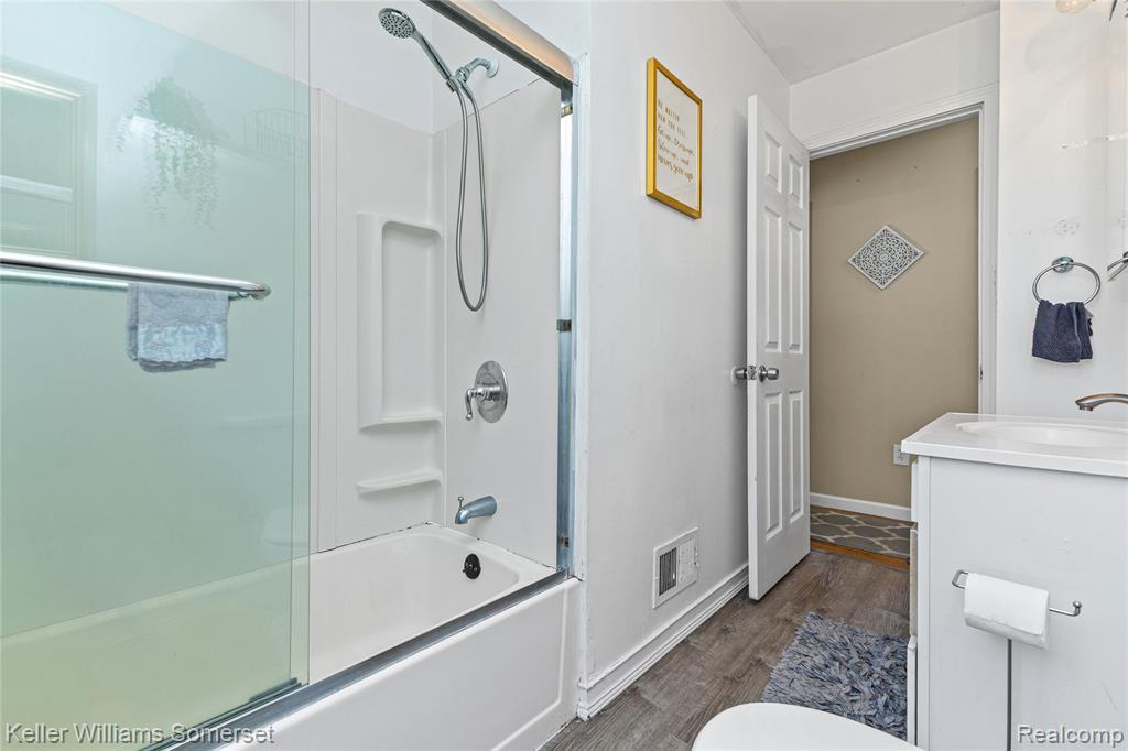 591 Clara Avenue, Pontiac, MI 48340 — Photo 28