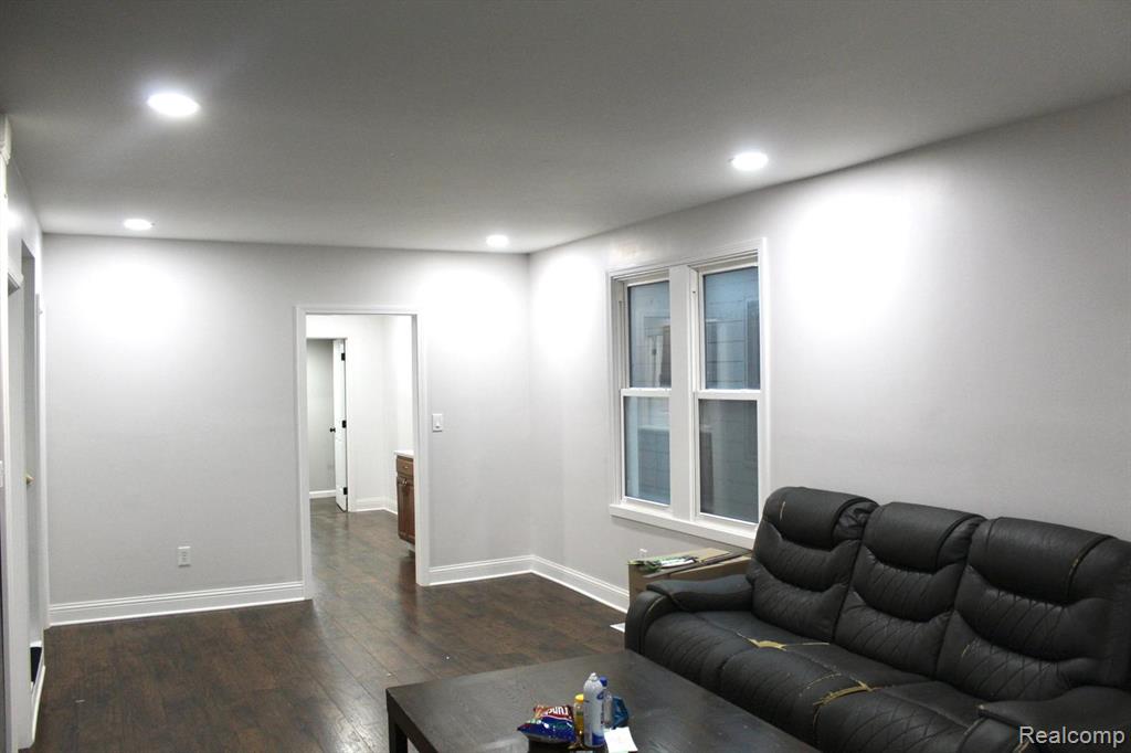 9836 Dequindre Street, Hamtramck, MI 48212 — Photo 4
