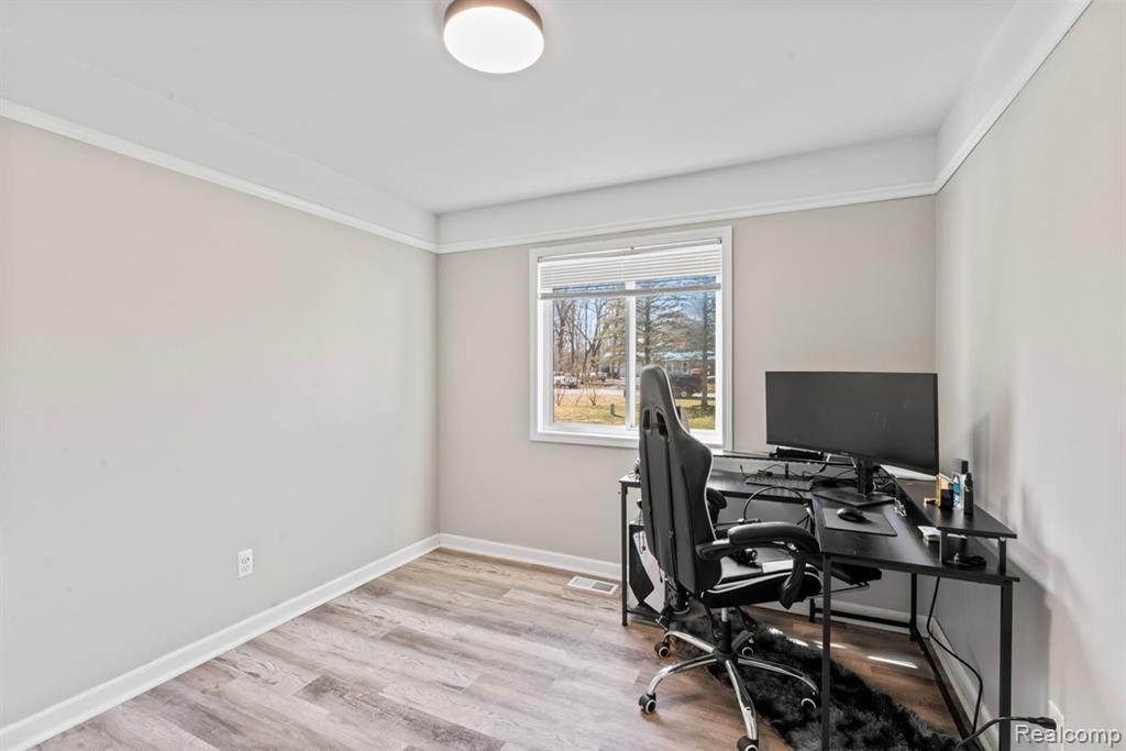 2186 Landmark Drive, Lapeer, MI 48446 — Photo 10