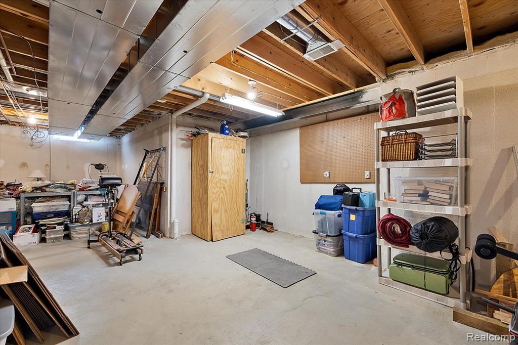 7108 Branford Court, West Bloomfield, MI — Photo 52