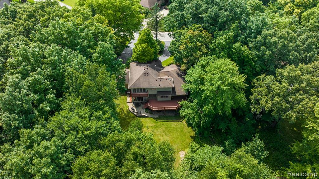 8398 ELKRUN Drive, Clarkston, MI 48348 — Photo 2