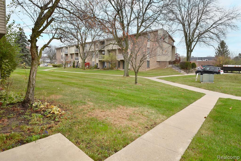 30475 W 14 Mile Rd, 74, Farmington, MI 48334 — Photo 30