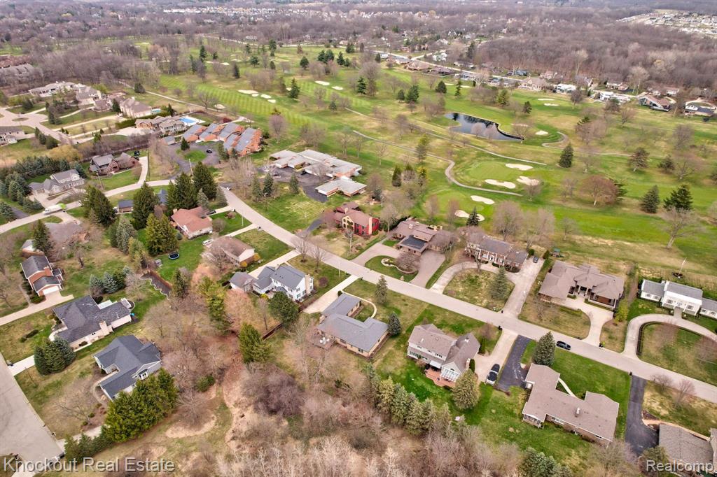 9350 OAKMONT Drive, Grand Blanc, MI 48439 — Photo 64