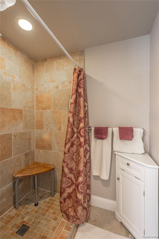 582 Snowbird Circle E Circle E, St. Clair, MI 48079 — Photo 25