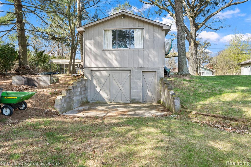 417 CHICAGO Drive, Howell, MI 48843 — Photo 10