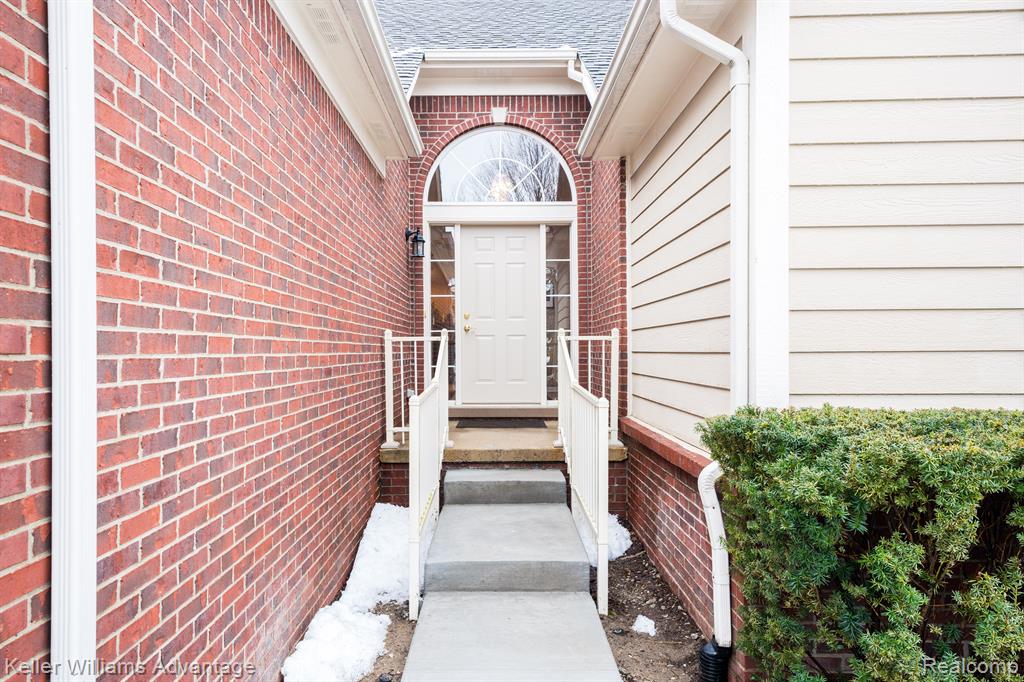 40807 Lenox Park Drive, Novi, MI 48377 — Photo 5