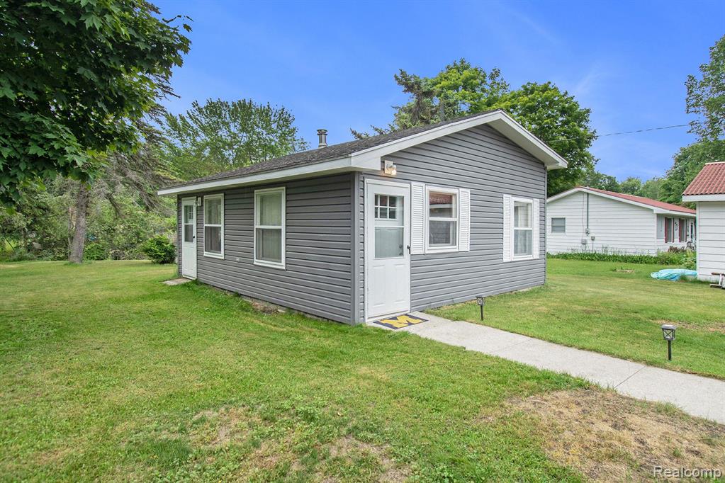 6954 LAKEVIEW Drive, Hubbard Lake, MI 49747 — Photo 20