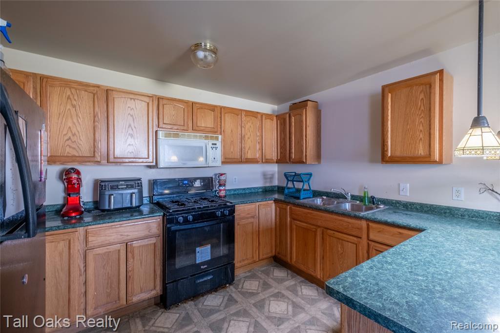 6054 E Pierson Road, Flint, MI 48506 — Photo 16