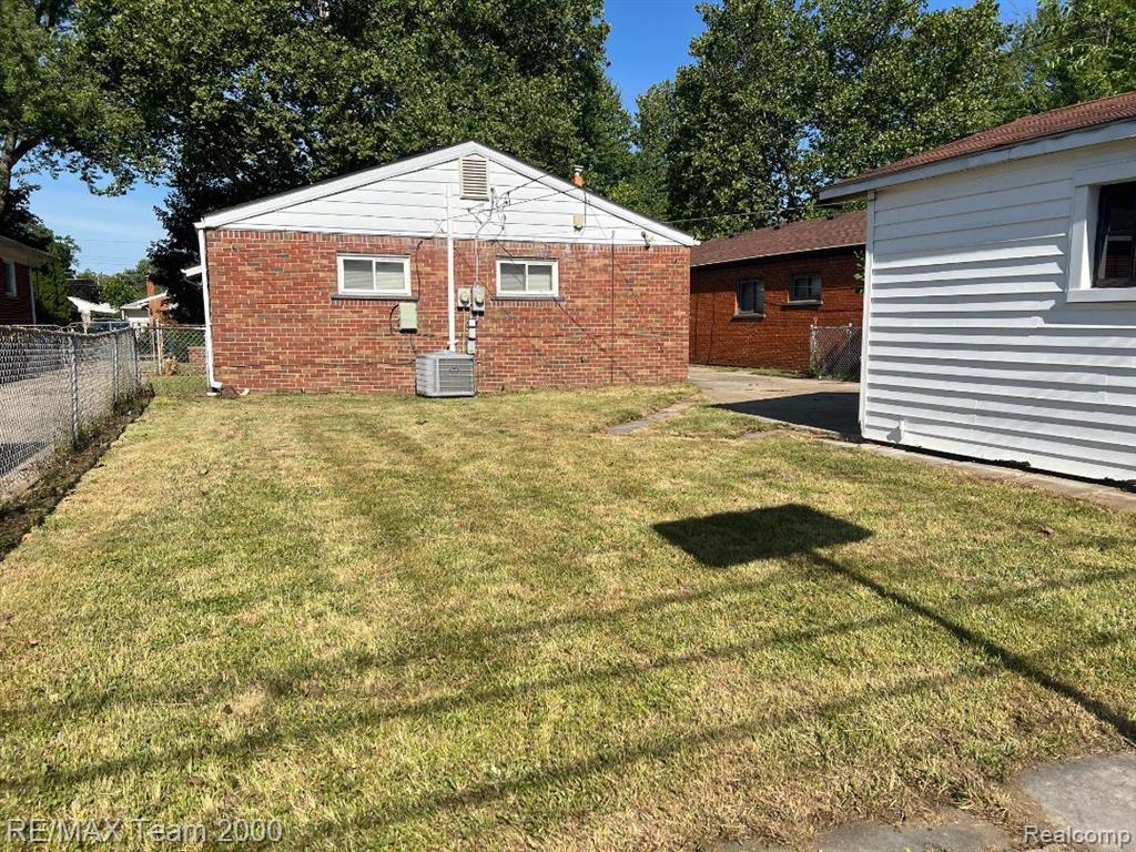 4919 MCKINLEY Street, Dearborn Heights, MI 48125 — Photo 3
