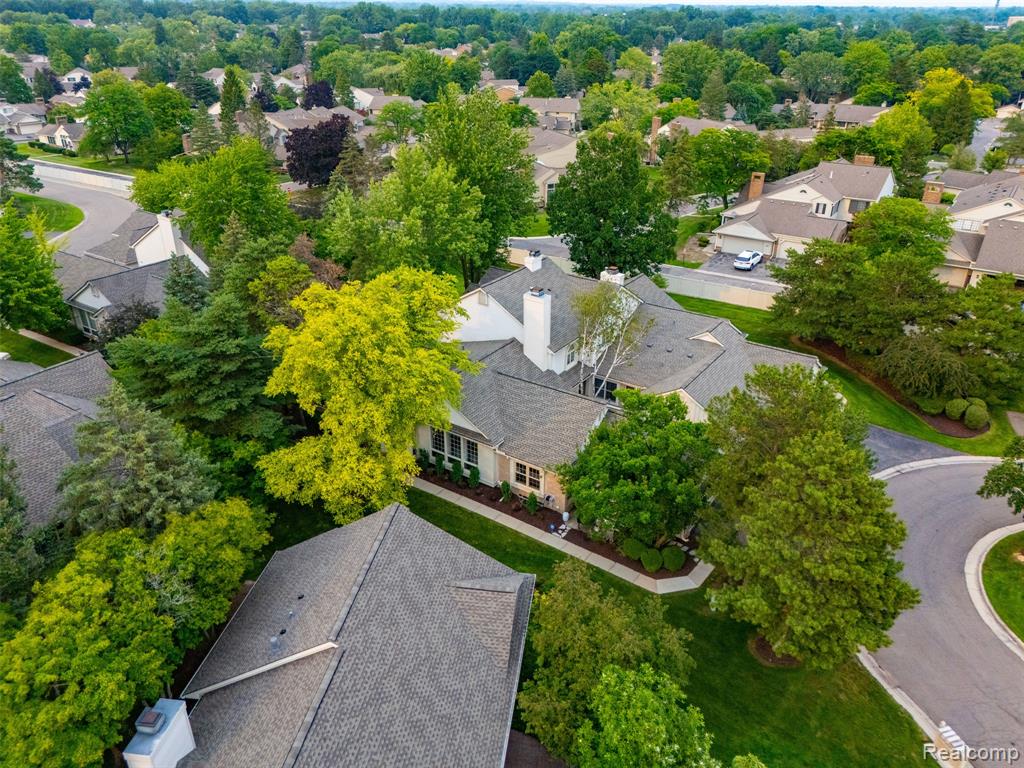 6012 Danbury Court, West Bloomfield, MI — Photo 47