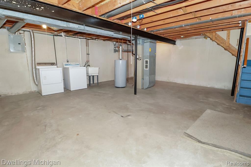 43547 YORKVILLE Drive, Canton, MI 48188 — Photo 13