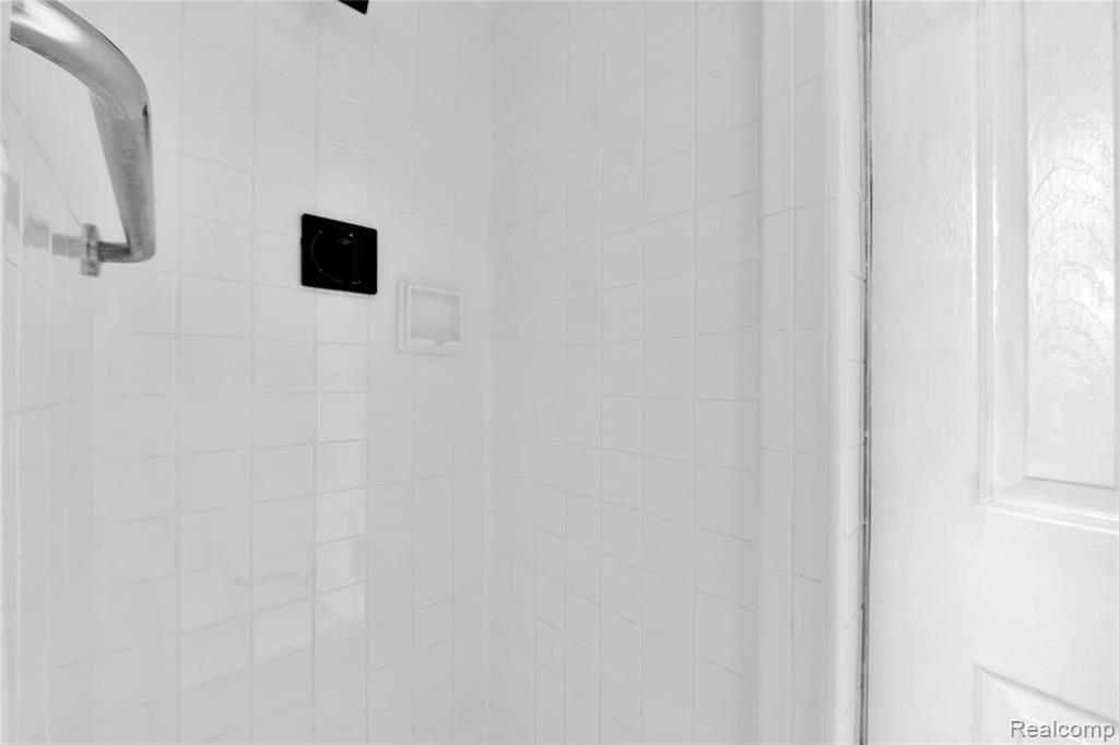 78 W Arizona Street, Detroit, MI 48203 — Photo 12