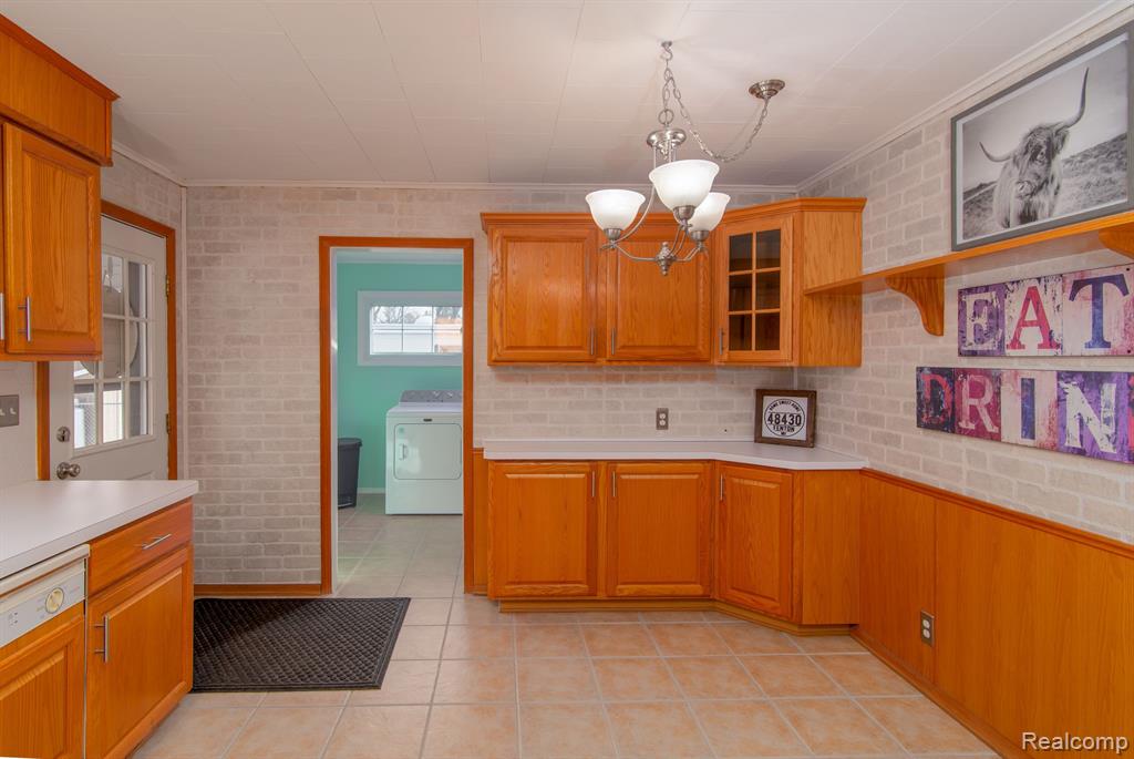600 NORTH Road, Fenton, MI 48430 — Photo 9