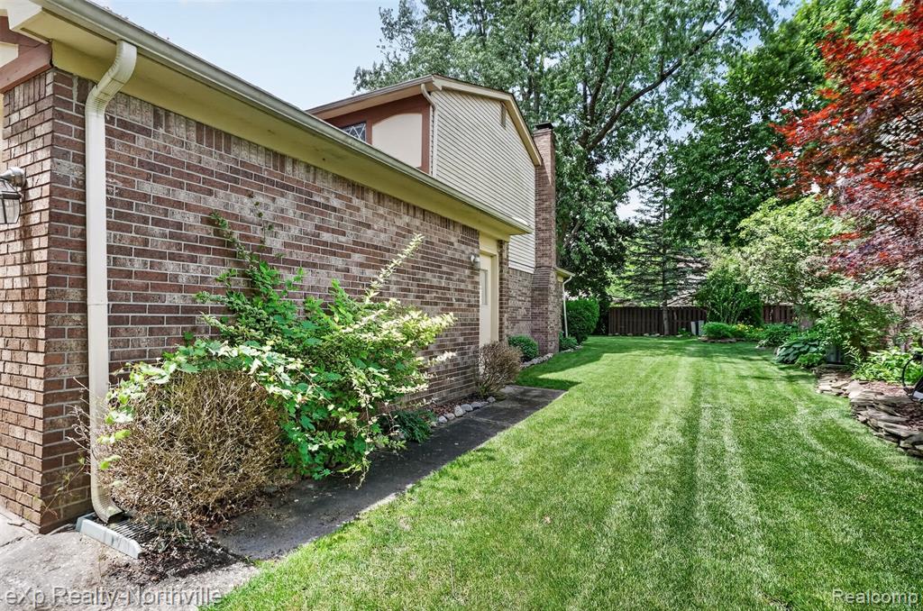 7565 Embassy Drive, Canton, MI 48187 — Photo 50