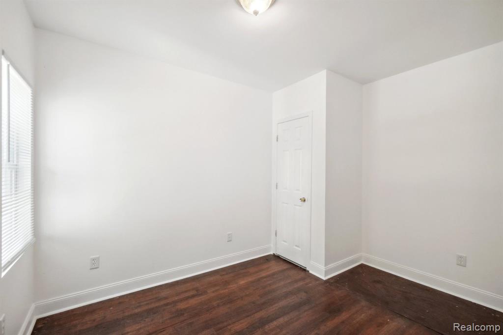 46 E HAYES Avenue, Hazel Park, MI 48030 — Photo 19