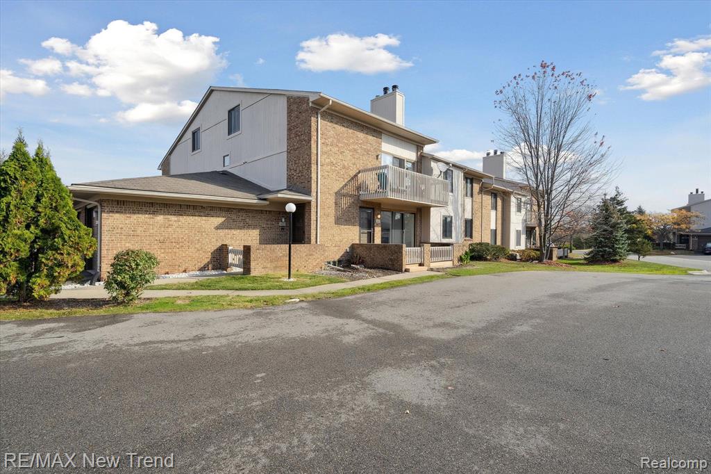 6602 MAPLE LAKES Drive, West Bloomfield, MI — Photo 2