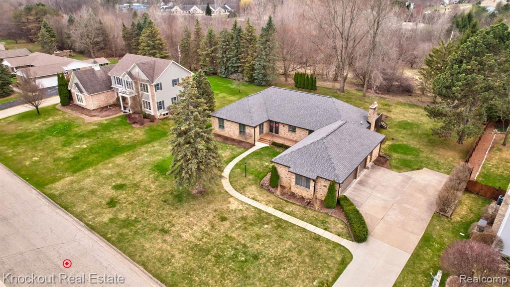 9350 OAKMONT Drive, Grand Blanc, MI 48439 — Photo 55