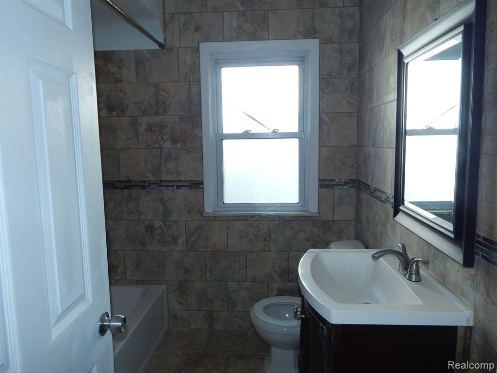 6868 Norborne Avenue, Dearborn Heights, MI 48127 — Photo 7