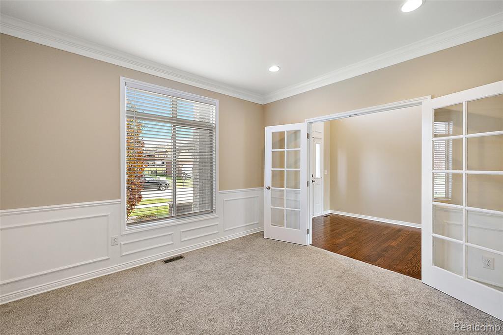 46267 Terrace Drive, Shelby Twp, MI 48317 — Photo 8