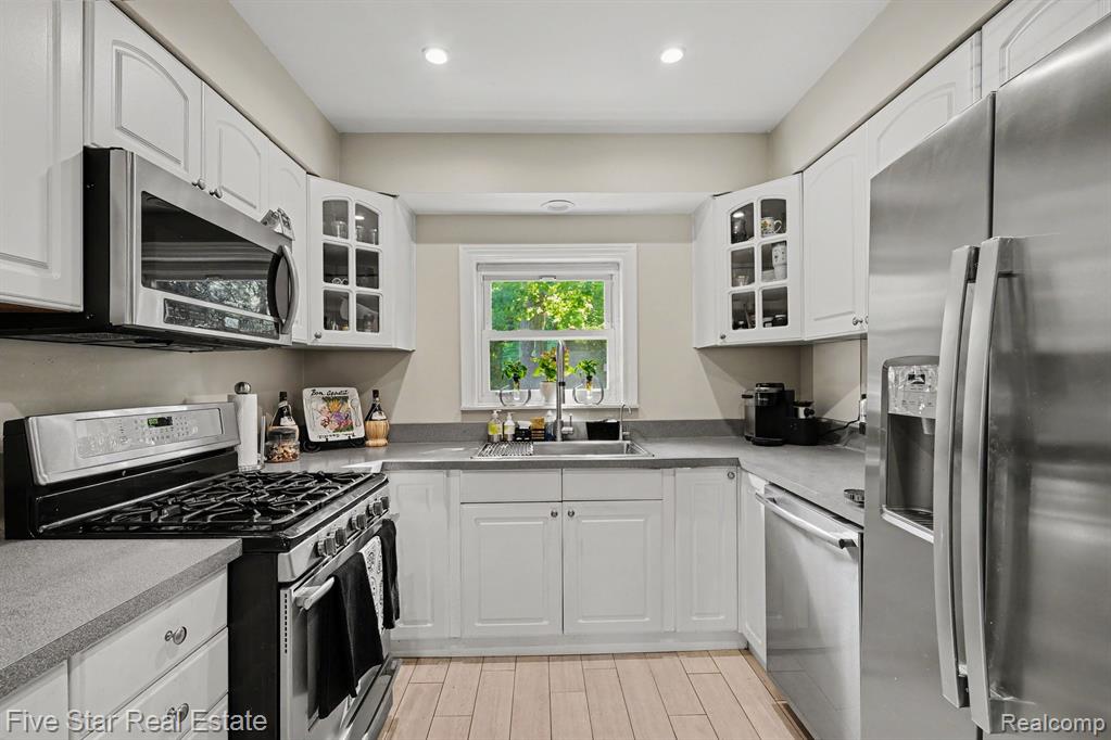 6700 Pontiac Trail Road, West Bloomfield, MI 48323 — Photo 15