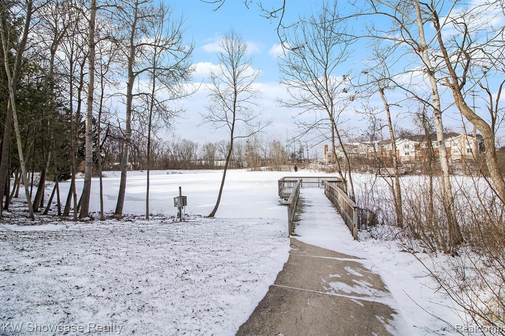 6600 Trillium Village Lane, 17, Clarkston, MI — Photo 18
