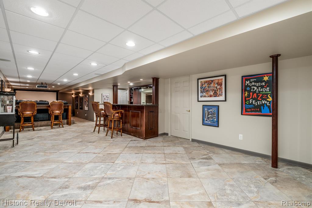 203 WINDWARD Court, 22, Detroit, MI 48207 — Photo 32