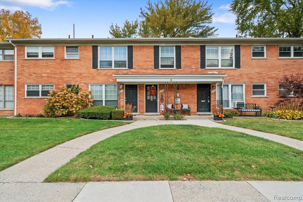2908 W 13 Mile Road, Royal Oak, MI 48073