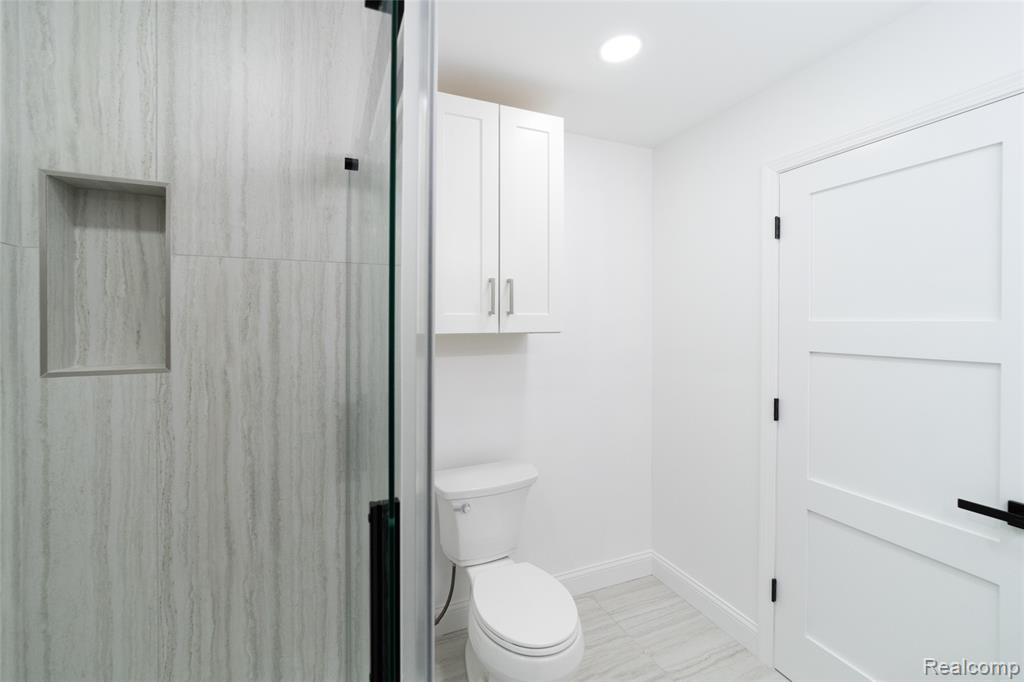 5590 Bayswater Road, West Bloomfield, MI — Photo 39