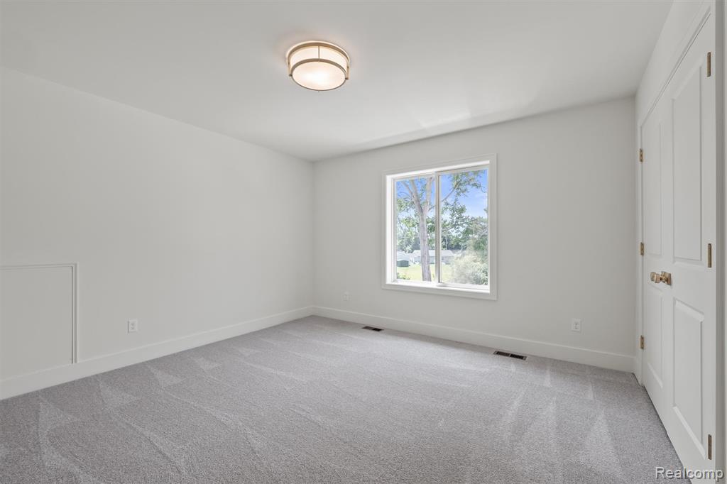55330 Hanford Court, Shelby Twp, MI 48316 — Photo 25