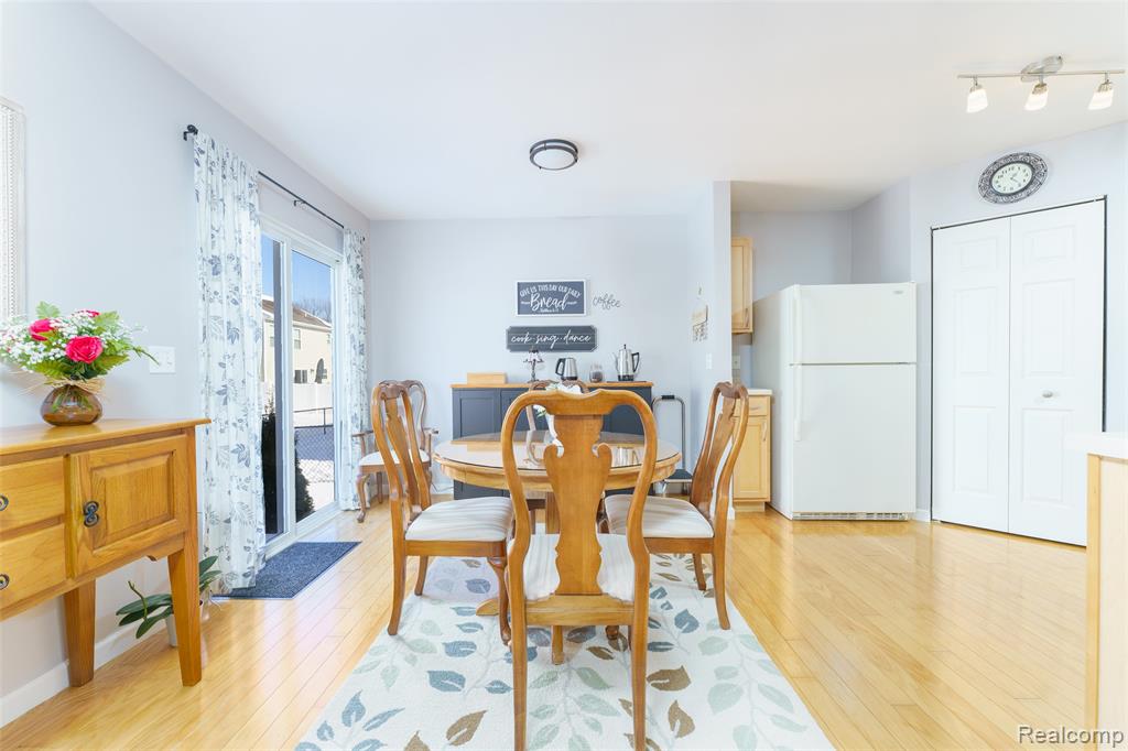 8580 Fox River Drive, Fowlerville, MI 48836 — Photo 11