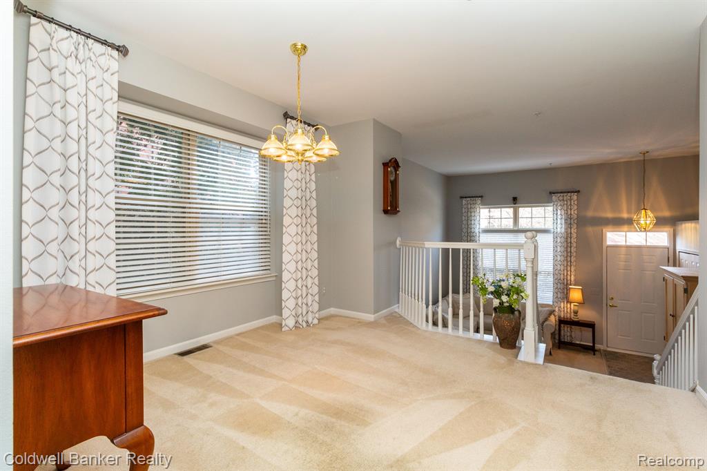 16962 FARMINGTON Road, Livonia, MI 48154 — Photo 16