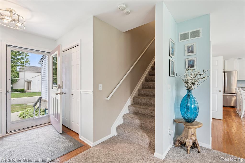 4900 Meadow Crest Circle, Holly, MI 48442 — Photo 5